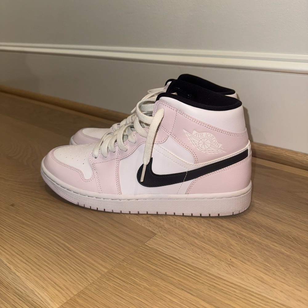 Nike High-Top Air Jordan Sneakers in Light Pink and White and Black